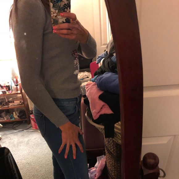 V-neck sweater - Picture 2 of 5